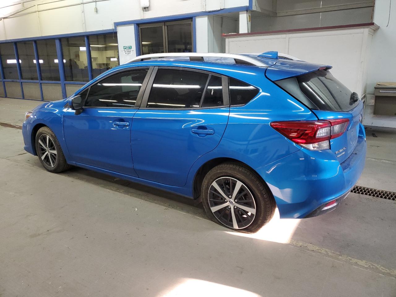 2022 Subaru Impreza VIN 4S3GTAV6XN3716242 Copart auction photo, side / top/roof damage thumbnail 2