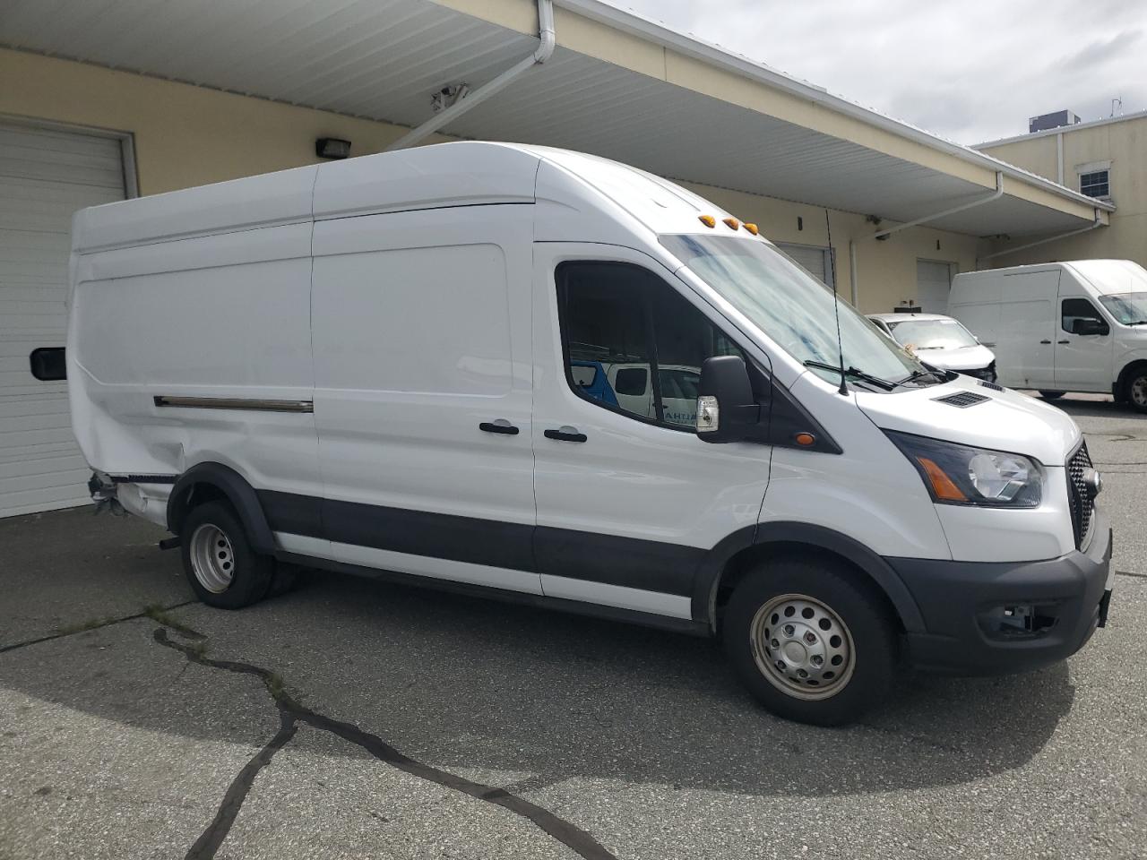 2022 Ford Transit VIN 1FTBF4U80NKA85139 Copart auction photo, rear end / side damage thumbnail 4