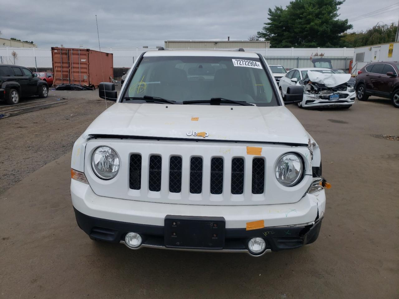 2016 Jeep Liberty (Patriot) VIN 1C4NJRFBXGD597158 Copart auction photo, front end / minor dent/scratches damage thumbnail 5