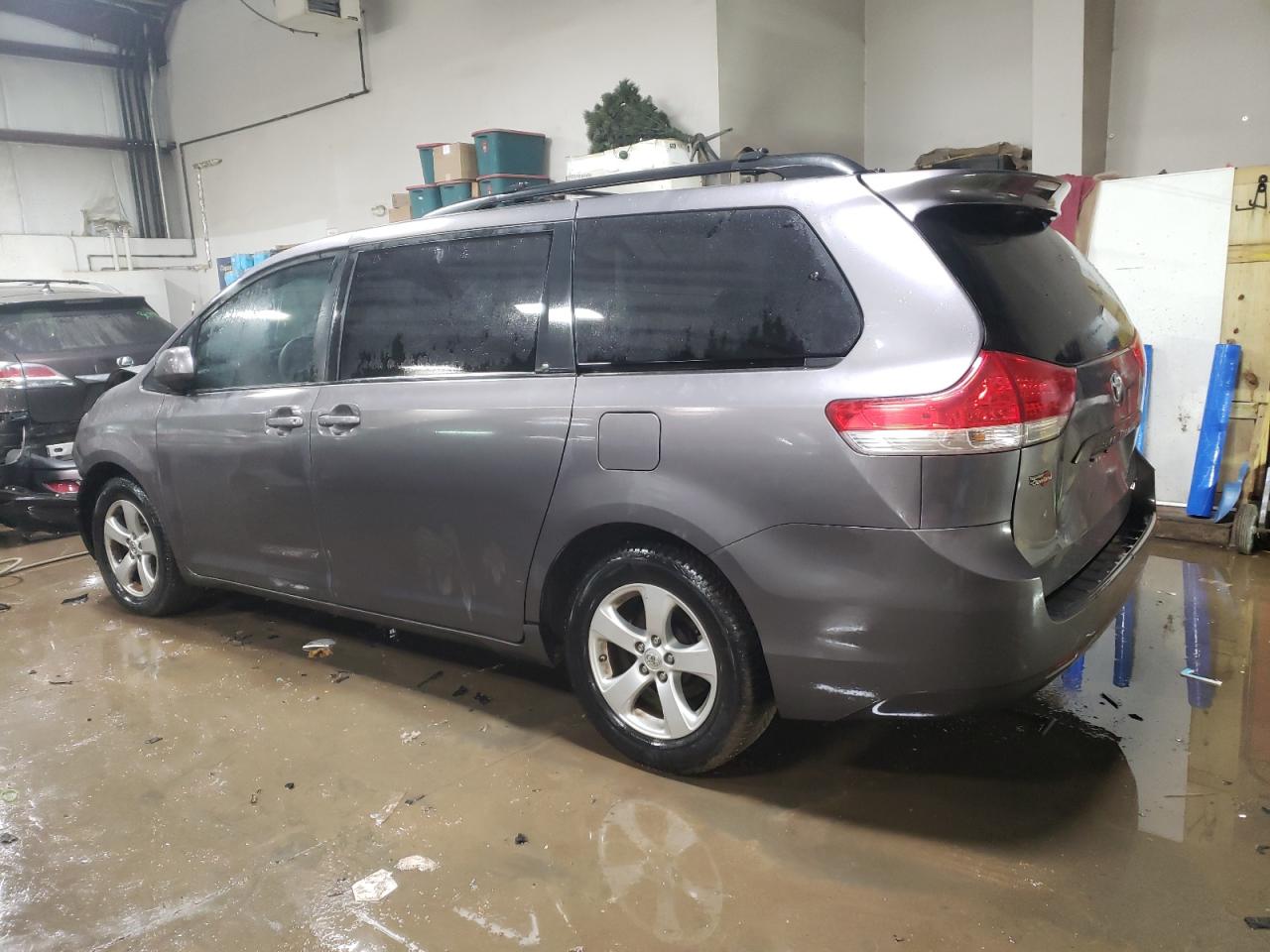 2012 Toyota Sienna VIN 5TDKK3DC1CS197464 Copart auction photo, front end damage thumbnail 2