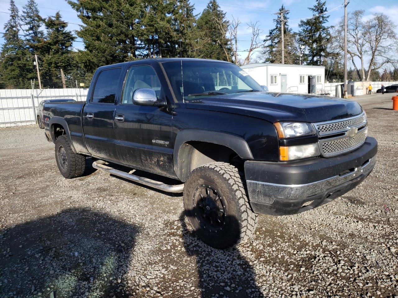 2006 Chevrolet Silverado VIN 1GCHK23U66F157593 Copart auction photo, vandalism / side damage thumbnail 4