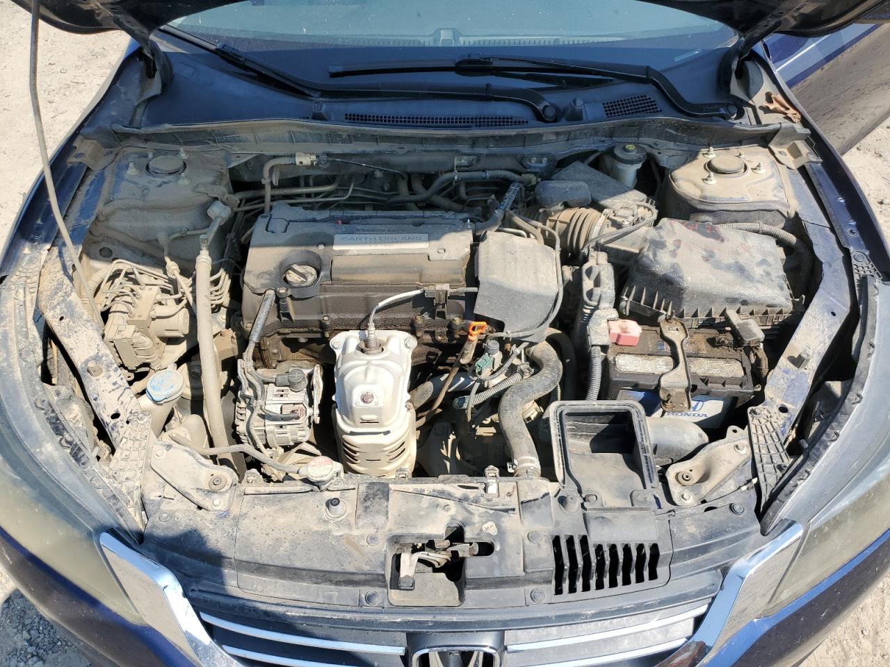 2015 Honda Accord VIN 1HGCR2F31FA198169 Copart auction photo, rear end / minor dent/scratches damage thumbnail 11