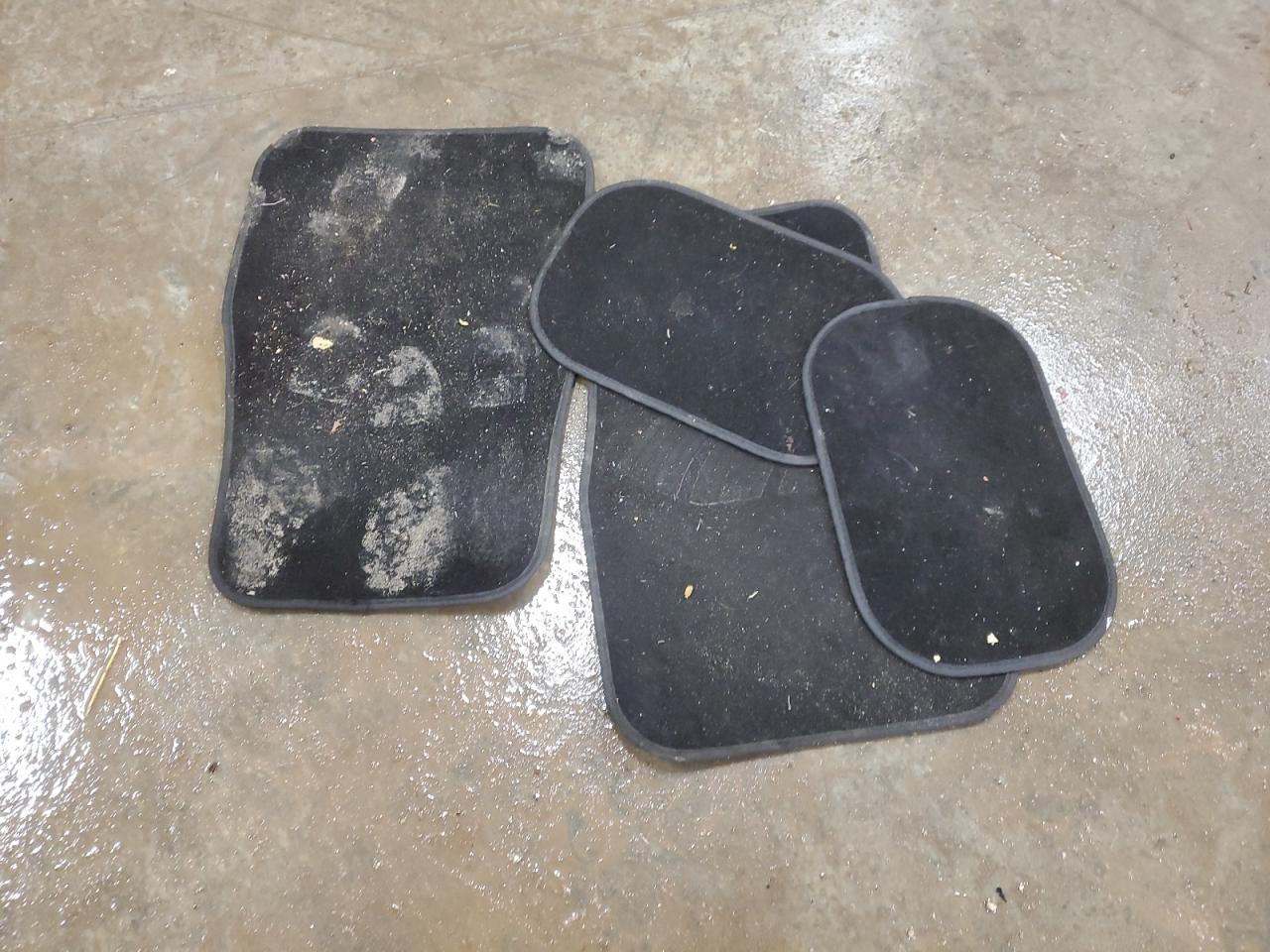 2000 Chevrolet Silverado VIN 1GCGK29U4YE230925 Copart auction photo, side damage thumbnail 13