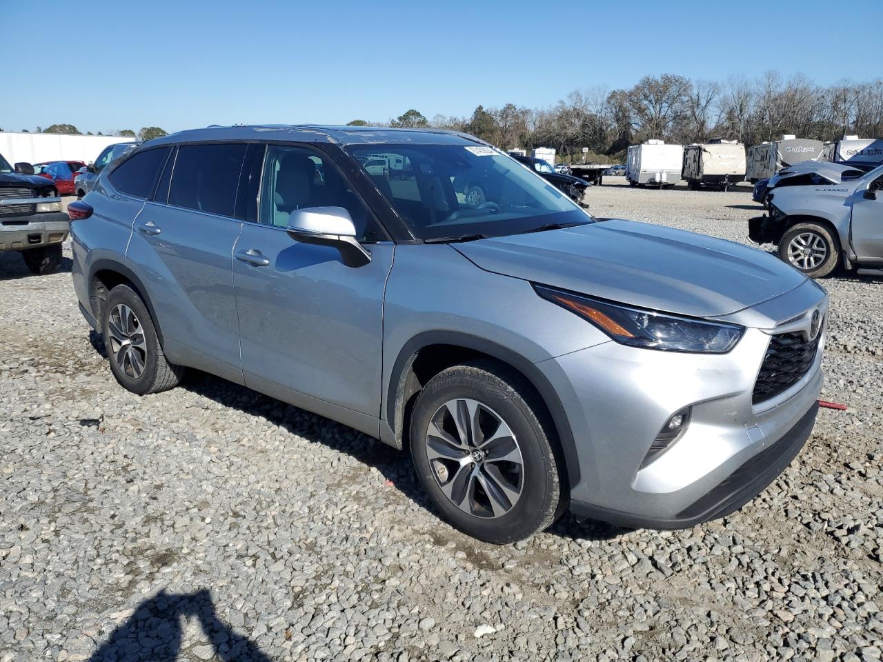 2022 Toyota Highlander VIN 5TDGZRAH8NS142260 Copart auction photo, top/roof damage thumbnail 4