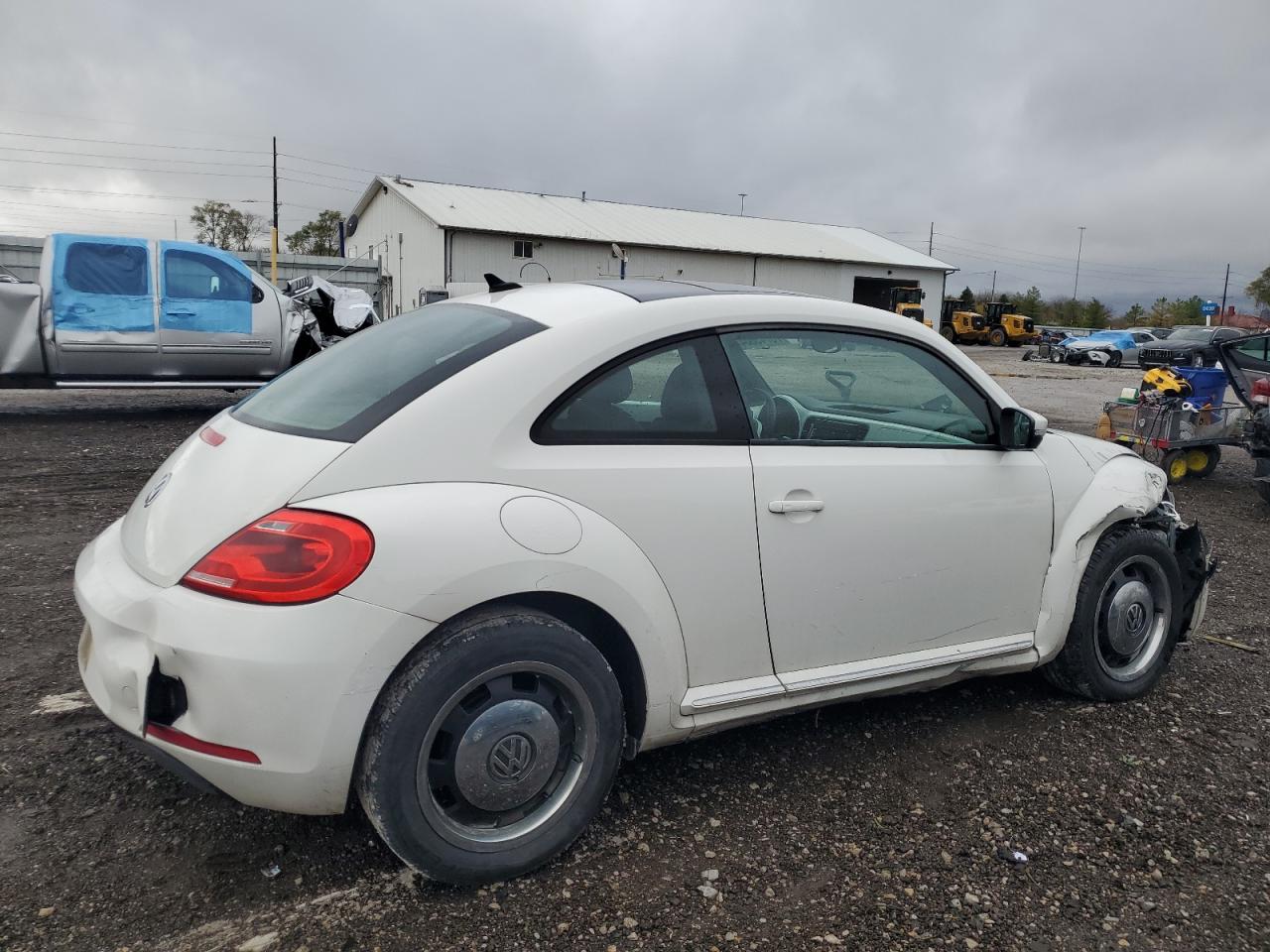 2013 Volkswagen Beetle VIN 3VWJX7AT7DM614139 Copart auction photo, front end / rear end damage thumbnail 3