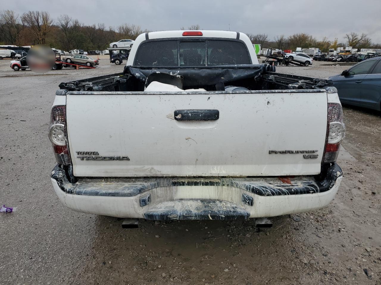 2011 Toyota Tacoma VIN 3TMKU4HN3BM028444 Copart auction photo, front end / minor dent/scratches damage thumbnail 6