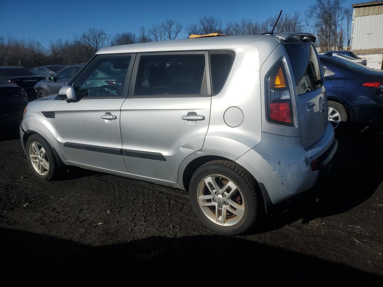 2011 KIA Soul VIN KNDJT2A21B7716133 Copart auction photo, front end / side damage thumbnail 2