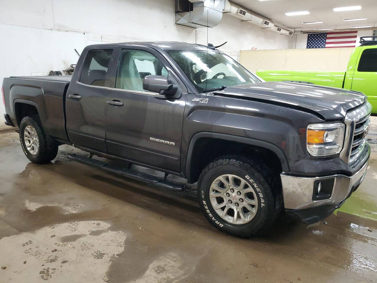 2015 GMC Sierra VIN 1GTV2UEC5FZ425423 Copart auction photo, side / front end damage thumbnail 4
