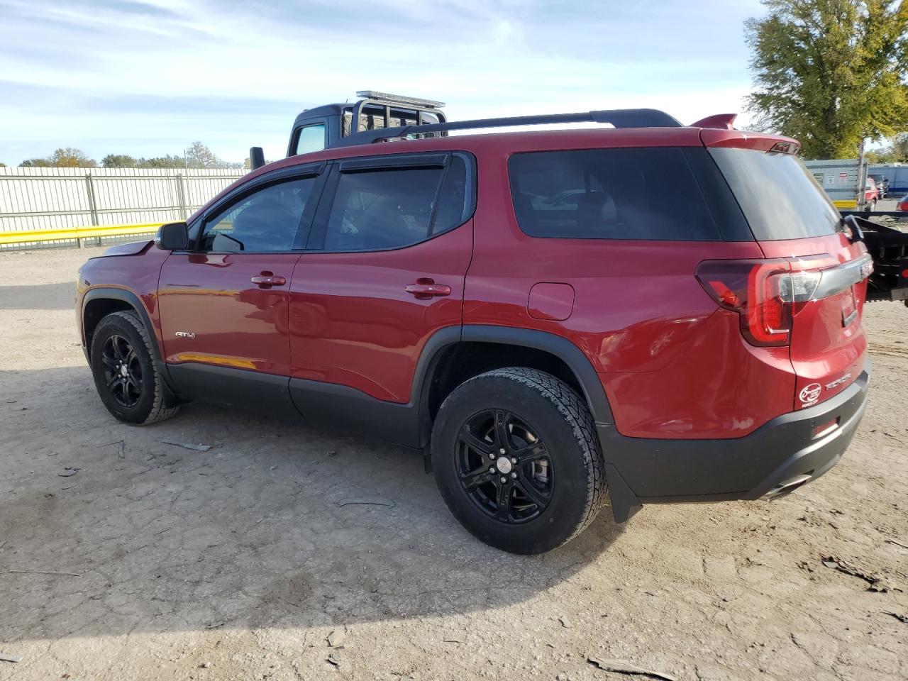 2020 GMC Acadia VIN 1GKKNLLS2LZ120346 Copart auction photo, front end / minor dent/scratches damage thumbnail 2