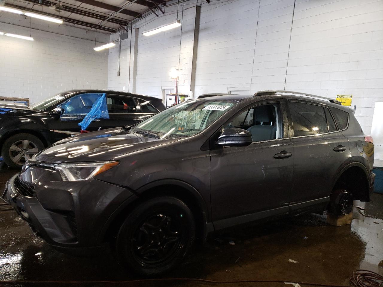 2018 Toyota RAV 4 VIN JTMBFREVXJJ223528