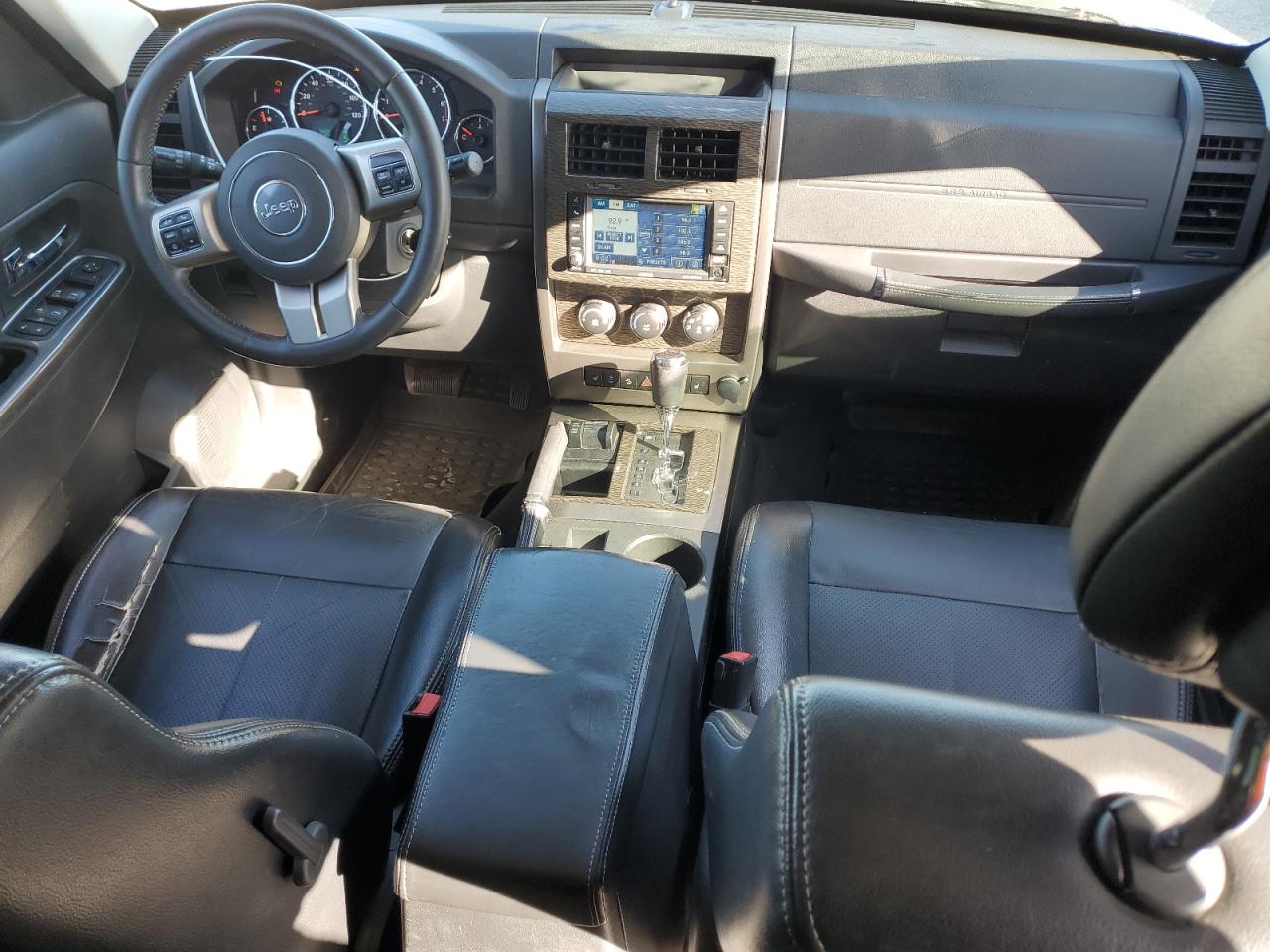 2011 Jeep Liberty (North America) VIN 1J4PN5GK0BW586052 Copart auction photo, front end damage thumbnail 8