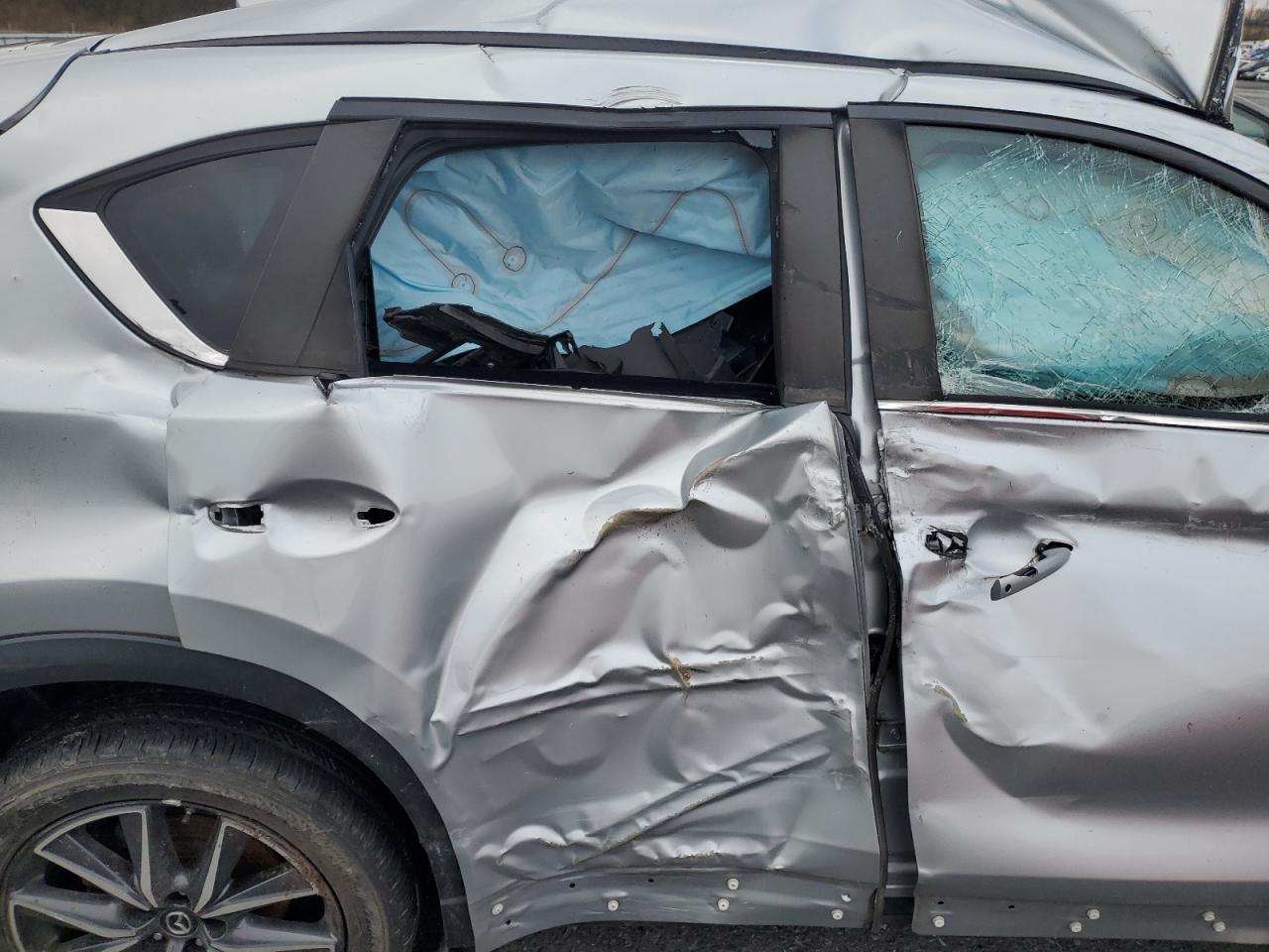 2018 Mazda CX-5 VIN JM3KFBCM1J0369587 Copart auction photo, all over damage thumbnail 11