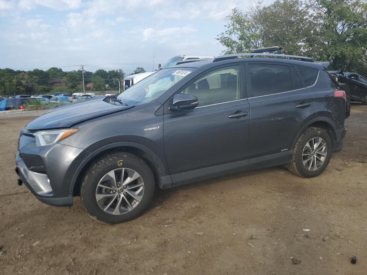 2018 Toyota RAV 4 VIN JTMRJREV7JD175885