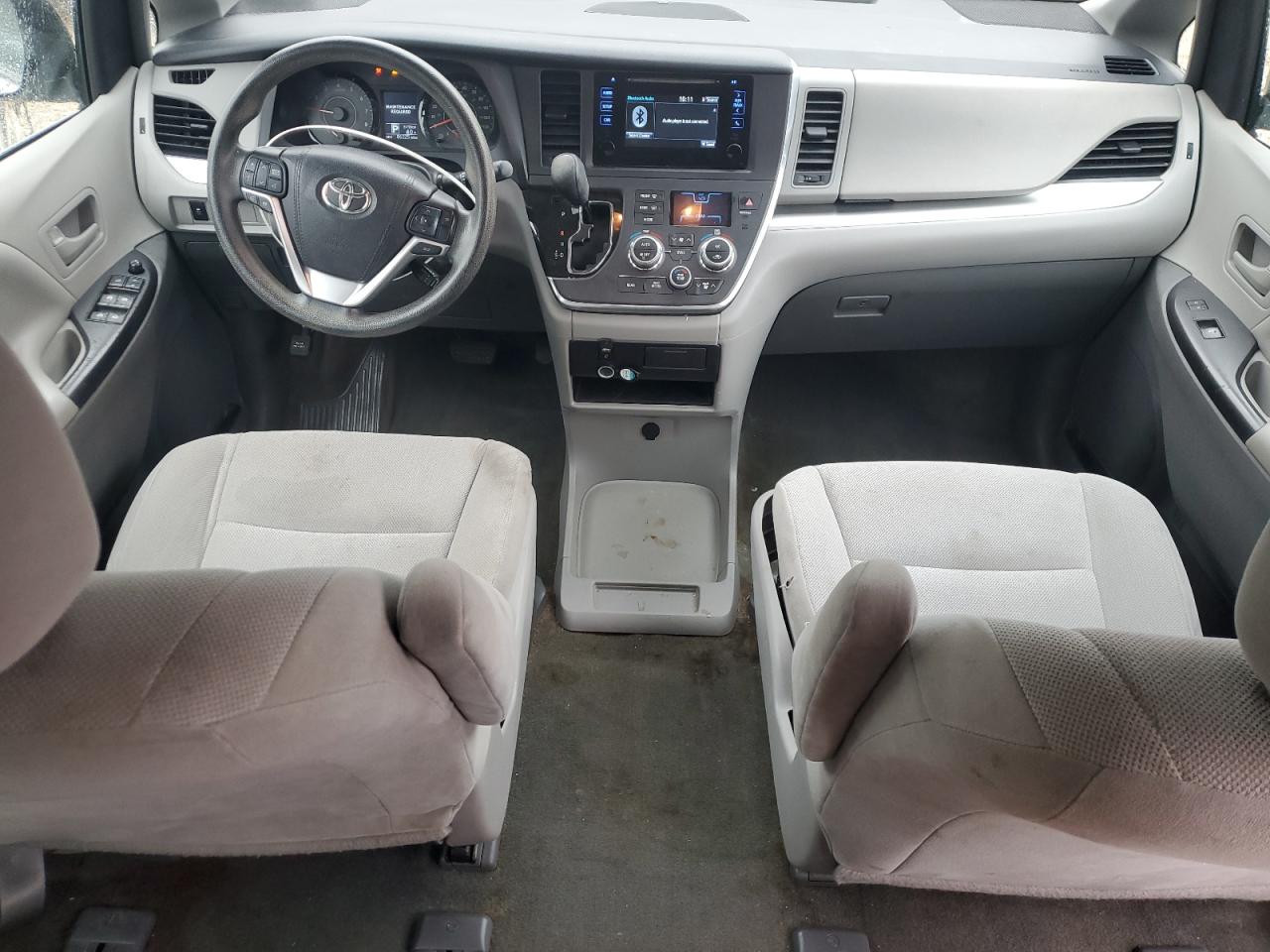 2017 Toyota Sienna VIN 5TDZZ3DC4HS785327 Copart auction photo, side / rear end damage thumbnail 8