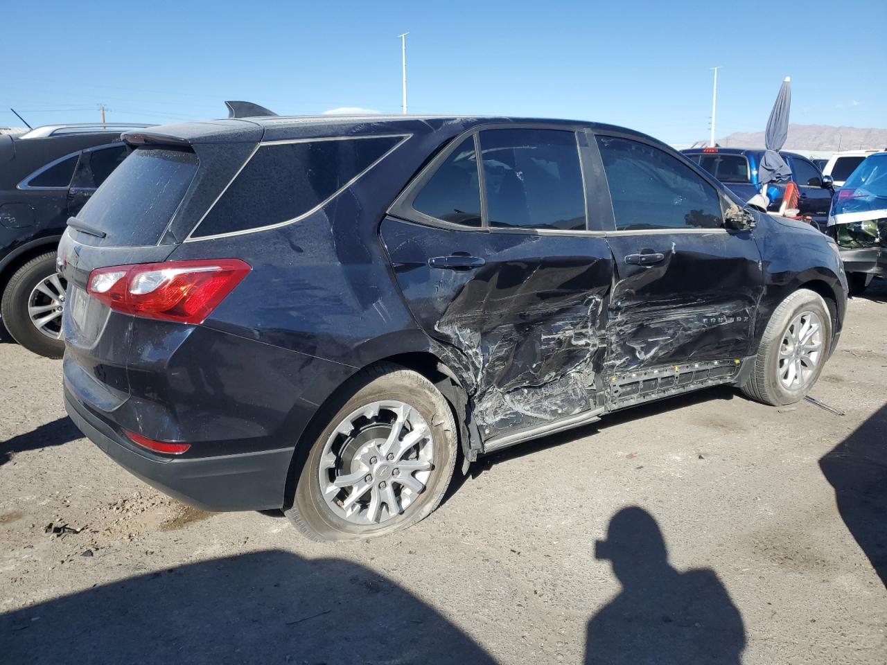 2020 Chevrolet Equinox VIN 3GNAXHEV6LS655352 Copart auction photo, side / front end damage thumbnail 3
