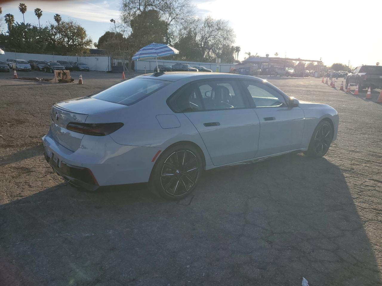 2024 BMW 7er VIN WBA33EJ03RCP85199 Copart auction photo, minor dent/scratches damage thumbnail 3
