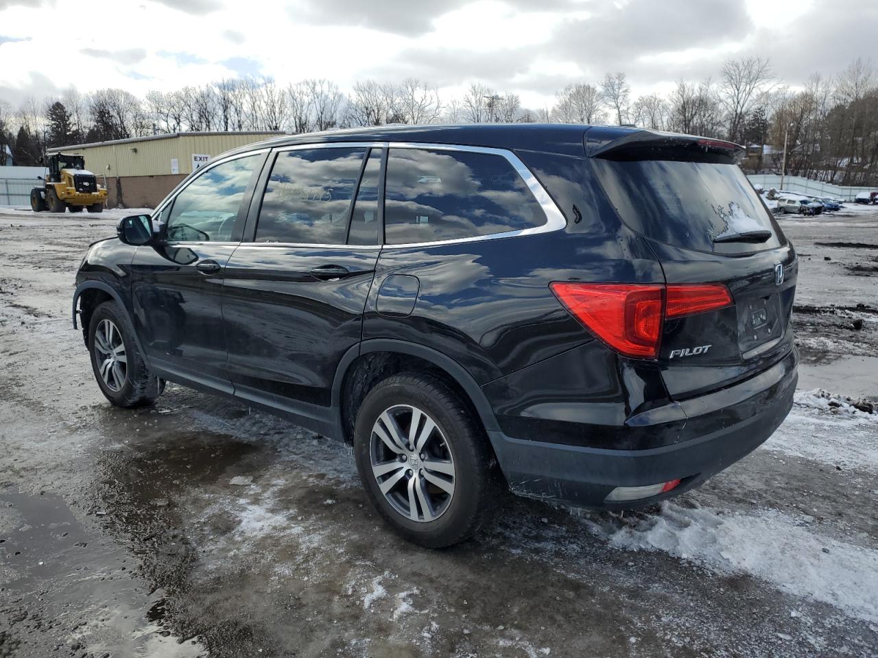 2017 Honda Pilot VIN 5FNYF6H5XHB025702 Copart auction photo, front end / rear end damage thumbnail 2