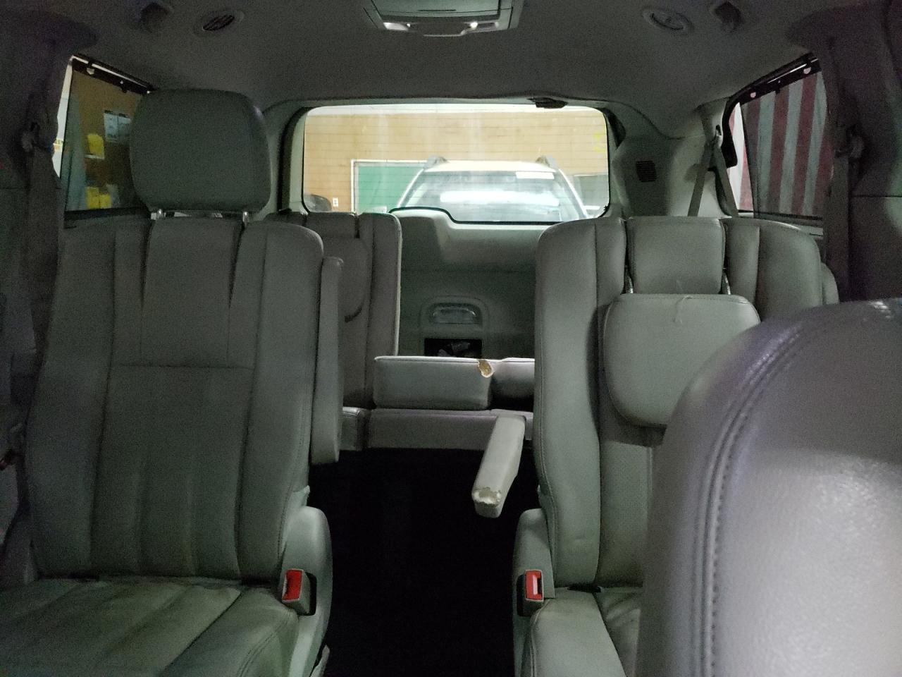 2013 Chrysler Town & Country VIN 2C4RC1CG1DR735045 Copart auction photo, front end / minor dent/scratches damage thumbnail 10