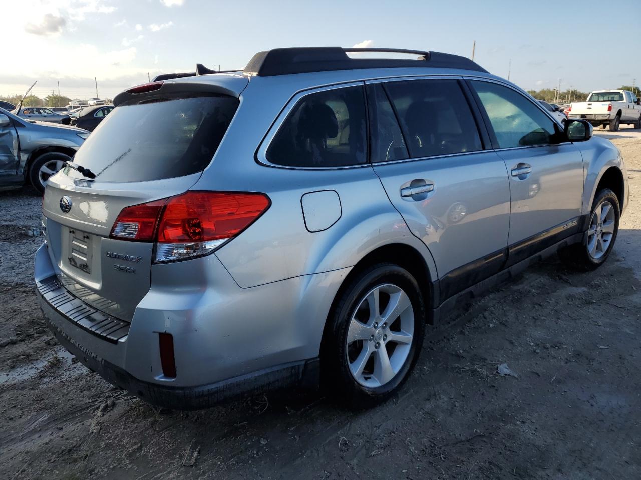 2013 Subaru Outback VIN 4S4BRDPC4D2202495 Copart auction photo, rear end / minor dent/scratches damage thumbnail 3