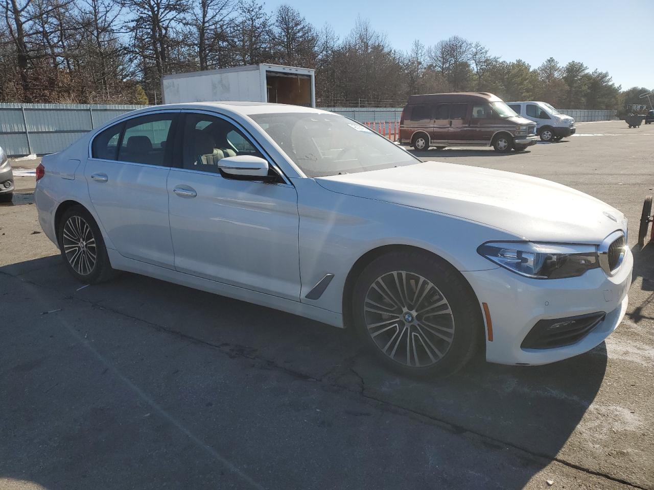2018 BMW 5er VIN WBAJA7C55JWA73915 Copart auction photo, side / minor dent/scratches damage thumbnail 4
