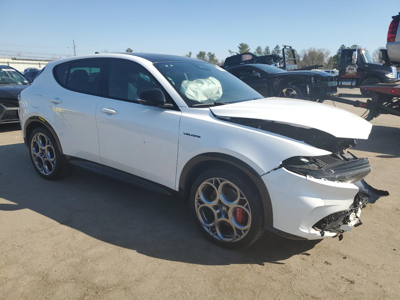 2024 Alfa Romeo Tonale VIN ZASPATDW4R3062464 Copart auction photo, front end damage thumbnail 4