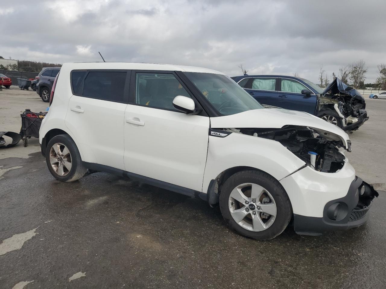 2018 KIA Soul VIN KNDJN2A26J7574354 Copart auction photo, front end / side damage thumbnail 4