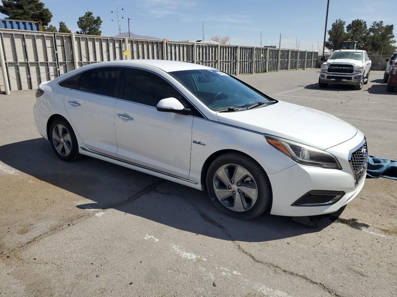 2017 Hyundai Sonata VIN KMHE34L18HA044984 Copart auction photo, front end / top/roof damage thumbnail 4