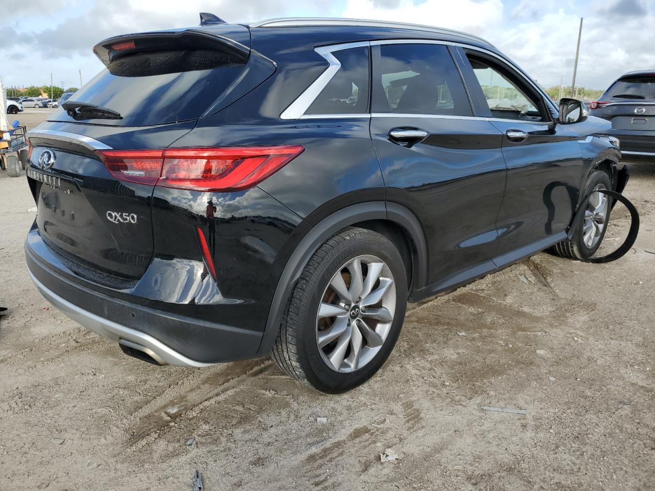 2020 Infiniti QX50 VIN 3PCAJ5M36LF111872 Copart auction photo, front end / minor dent/scratches damage thumbnail 3
