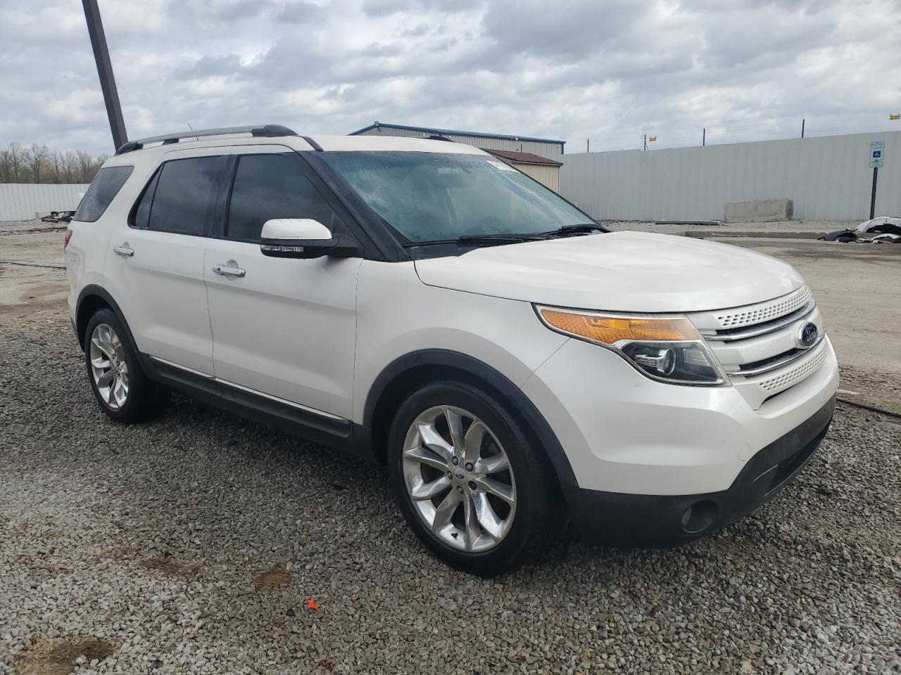 2015 Ford Explorer VIN 1FM5K7F81FGB24005 Copart auction photo, water/flood / side damage thumbnail 4