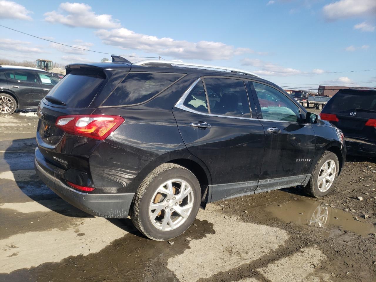 2018 Chevrolet Equinox VIN 2GNAXVEV8J6304145 Copart auction photo, front end damage thumbnail 3