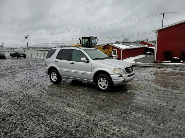 2000 Mercedes-Benz M-klasse VIN 4JGAB54E4YA189786 Copart auction photo, front end damage thumbnail 12