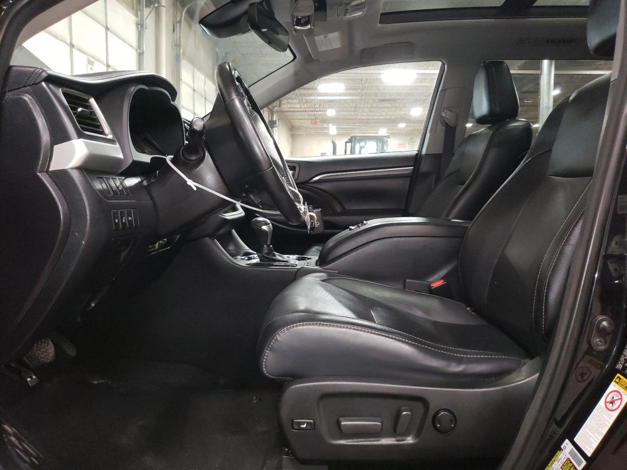 2018 Toyota Highlander VIN 5TDDZRFH0JS829884 Copart auction photo, side / minor dent/scratches damage thumbnail 7