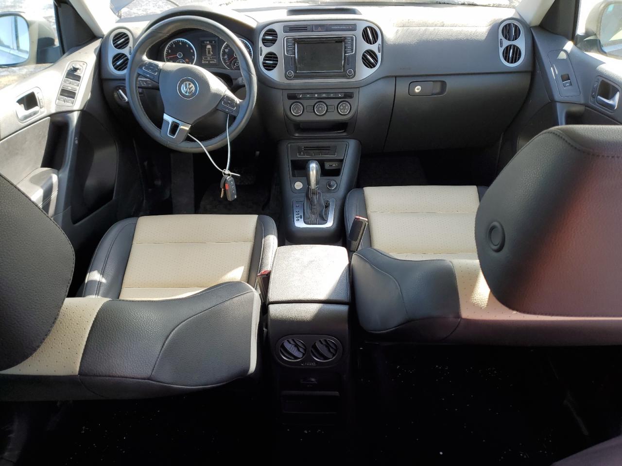 2016 Volkswagen Tiguan VIN WVGBV7AX0GW563051 Copart auction photo, front end damage thumbnail 8