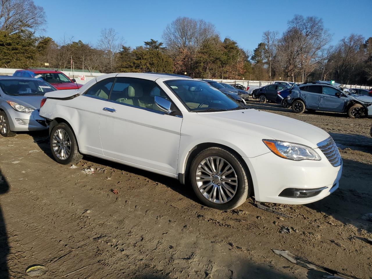 2013 Chrysler 200 VIN 1C3BCBFG7DN546646 Copart auction photo, rear end / minor dent/scratches damage thumbnail 4