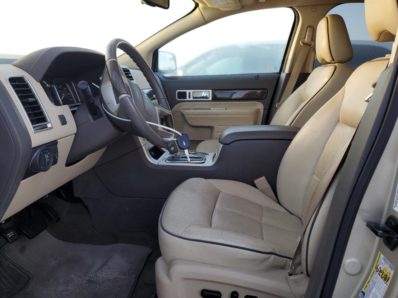 2010 Lincoln MKX VIN 2LMDJ6JC1ABJ01865 Copart auction photo, water/flood damage thumbnail 7