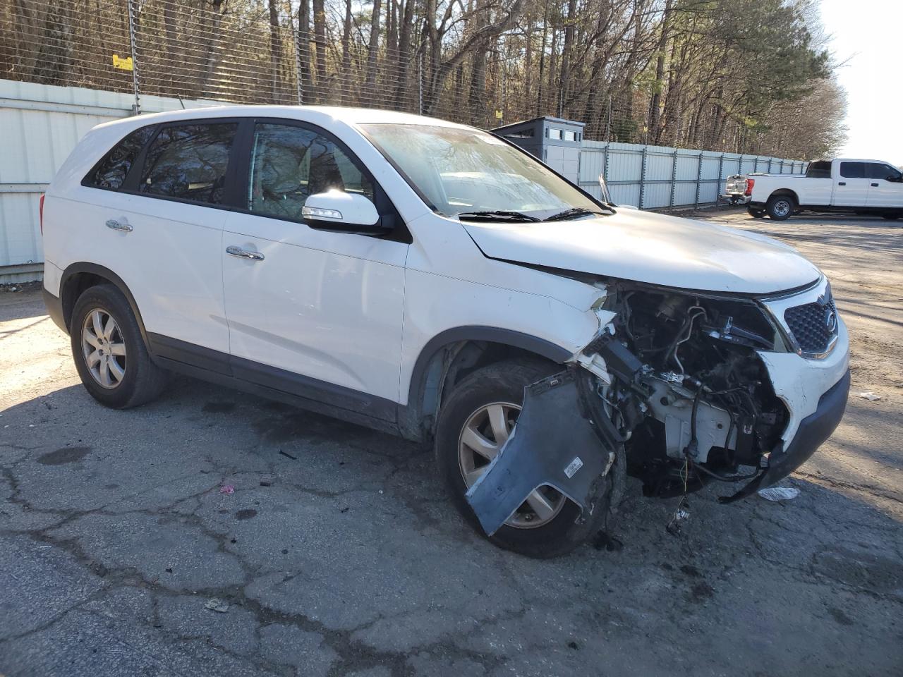 2011 KIA Sorento VIN 5XYKT3A19BG091484 Copart auction photo, front end damage thumbnail 4