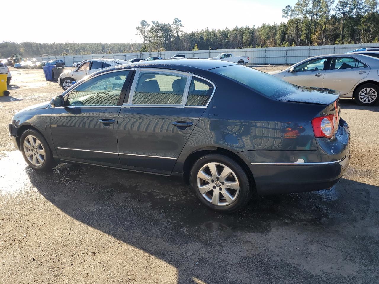 2006 Volkswagen Passat VIN WVWAK73C56E060915 Copart auction photo, front end / rear end damage thumbnail 2