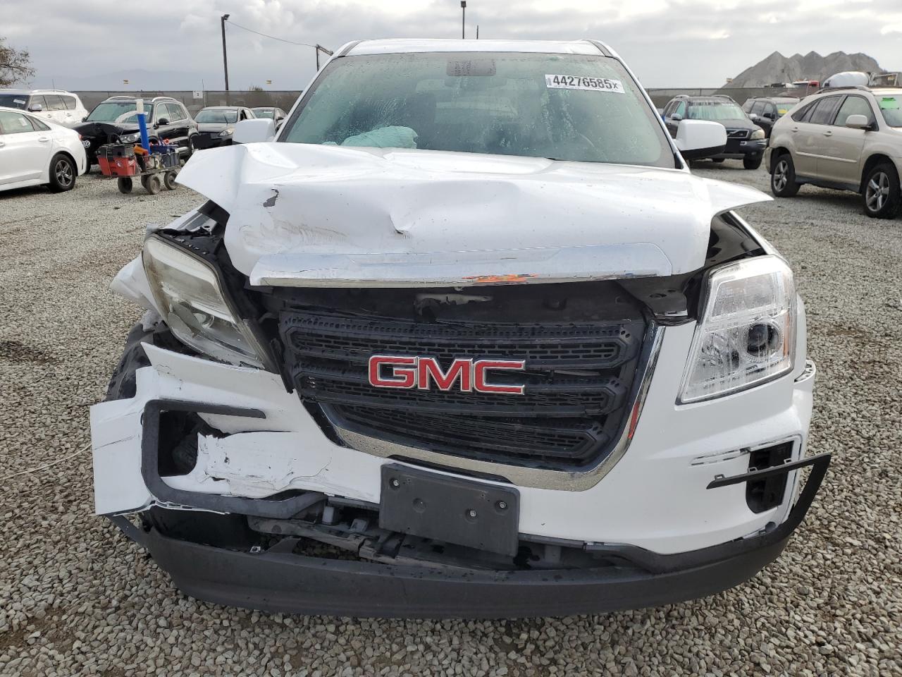 2017 GMC Terrain VIN 2GKALMEK7H6316113 Copart auction photo, front end damage thumbnail 5
