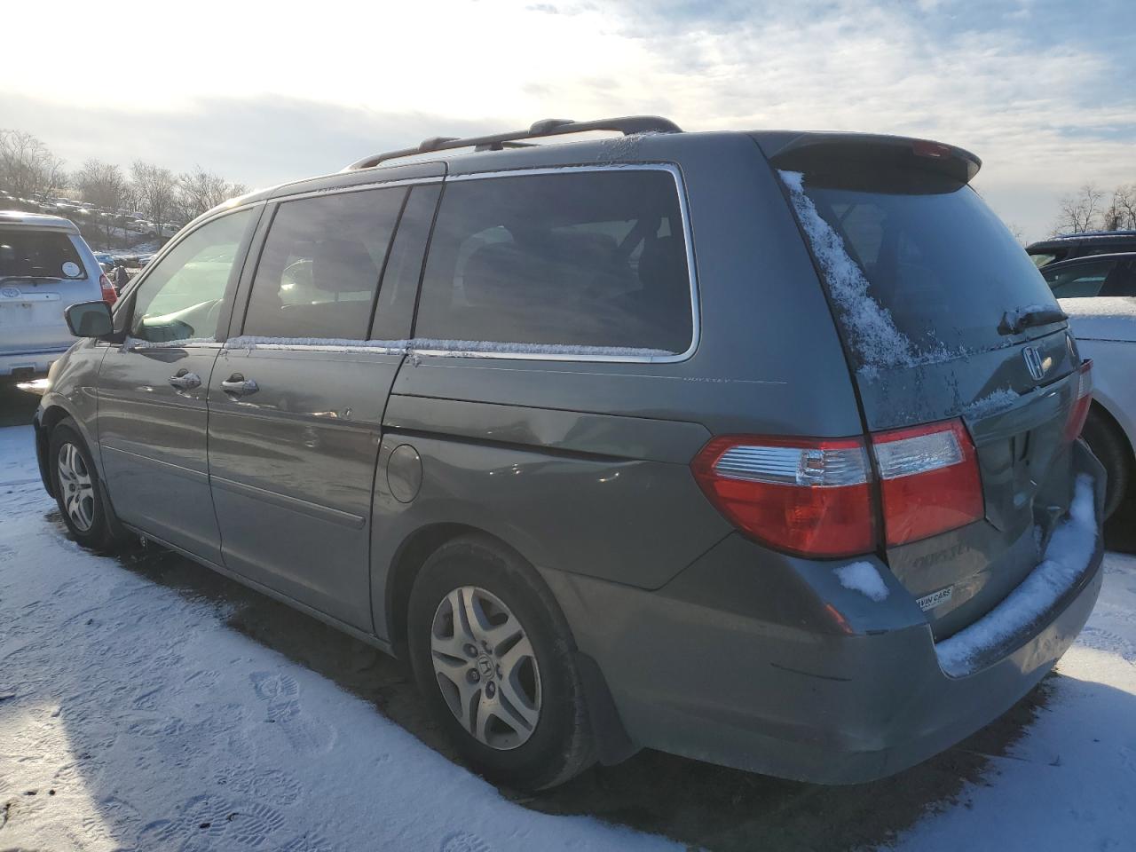 2007 Honda Odyssey VIN 5FNRL387X7B427991 Copart auction photo, rear end damage thumbnail 2