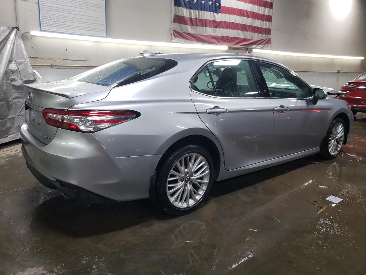 2019 Toyota Camry VIN 4T1B11HK3KU826043 Copart auction photo, front end / side damage thumbnail 3