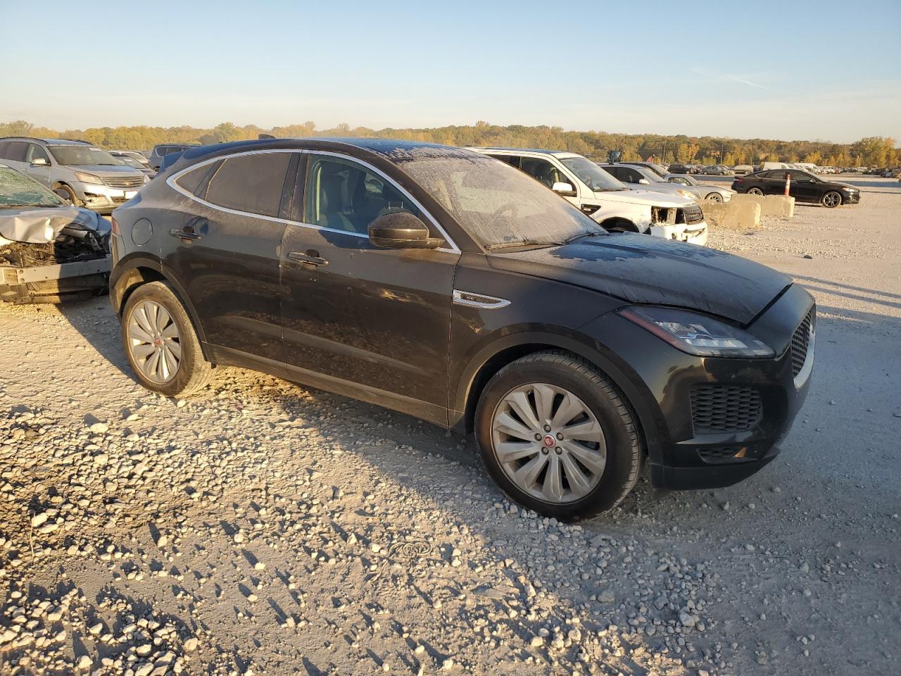 2019 Jaguar E-Pace VIN SADFP2FX7K1Z55580 Copart auction photo, front end / minor dent/scratches damage thumbnail 4
