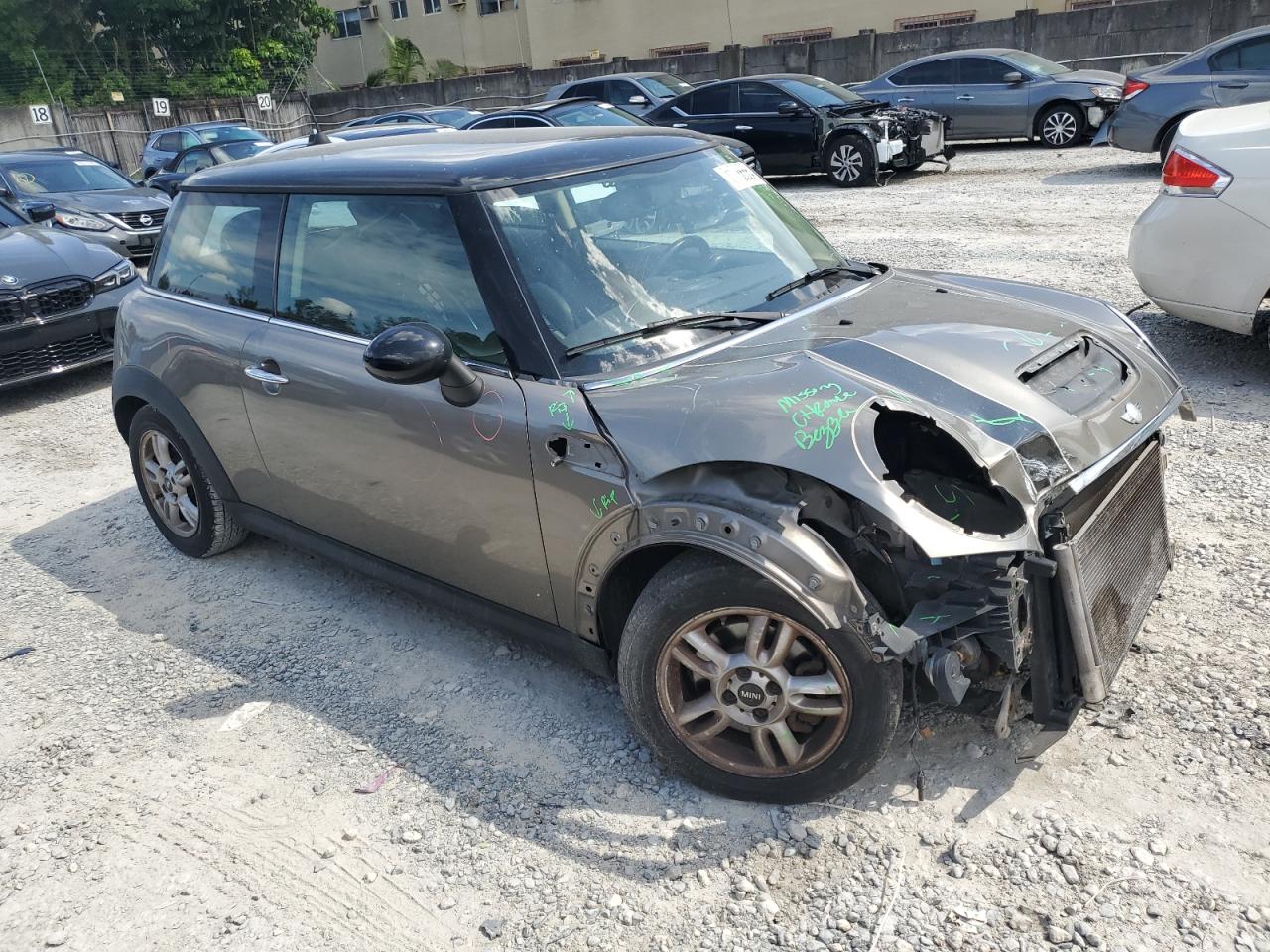 2013 MINI Cooper VIN WMWSU3C55DT691131 Copart auction photo, front end damage thumbnail 4