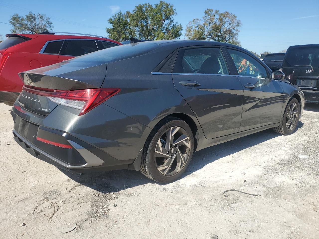 2024 Hyundai Elantra VIN KMHLP4DG8RU686264 Copart auction photo, side damage thumbnail 3