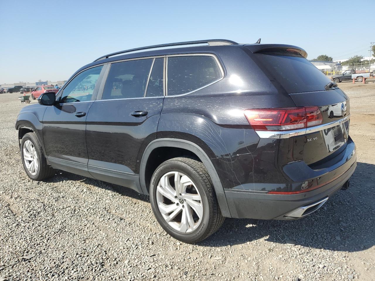2021 Volkswagen Atlas VIN 1V2WR2CA9MC555239 Copart auction photo, front end / side damage thumbnail 2