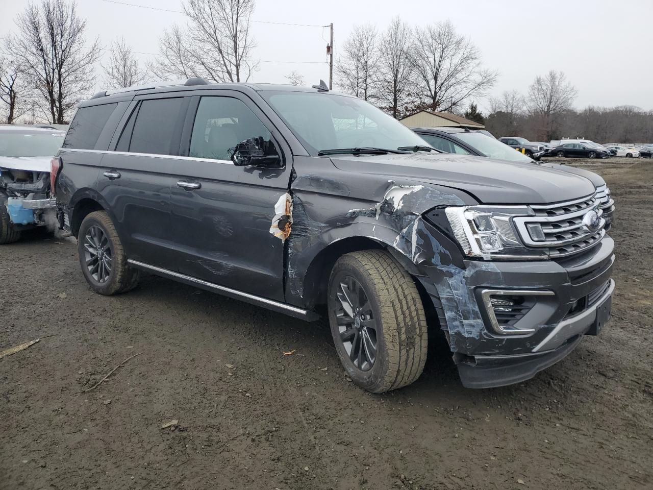 2021 Ford Expedition VIN 1FMJU2AT7MEA85517 Copart auction photo, front end / side damage thumbnail 4