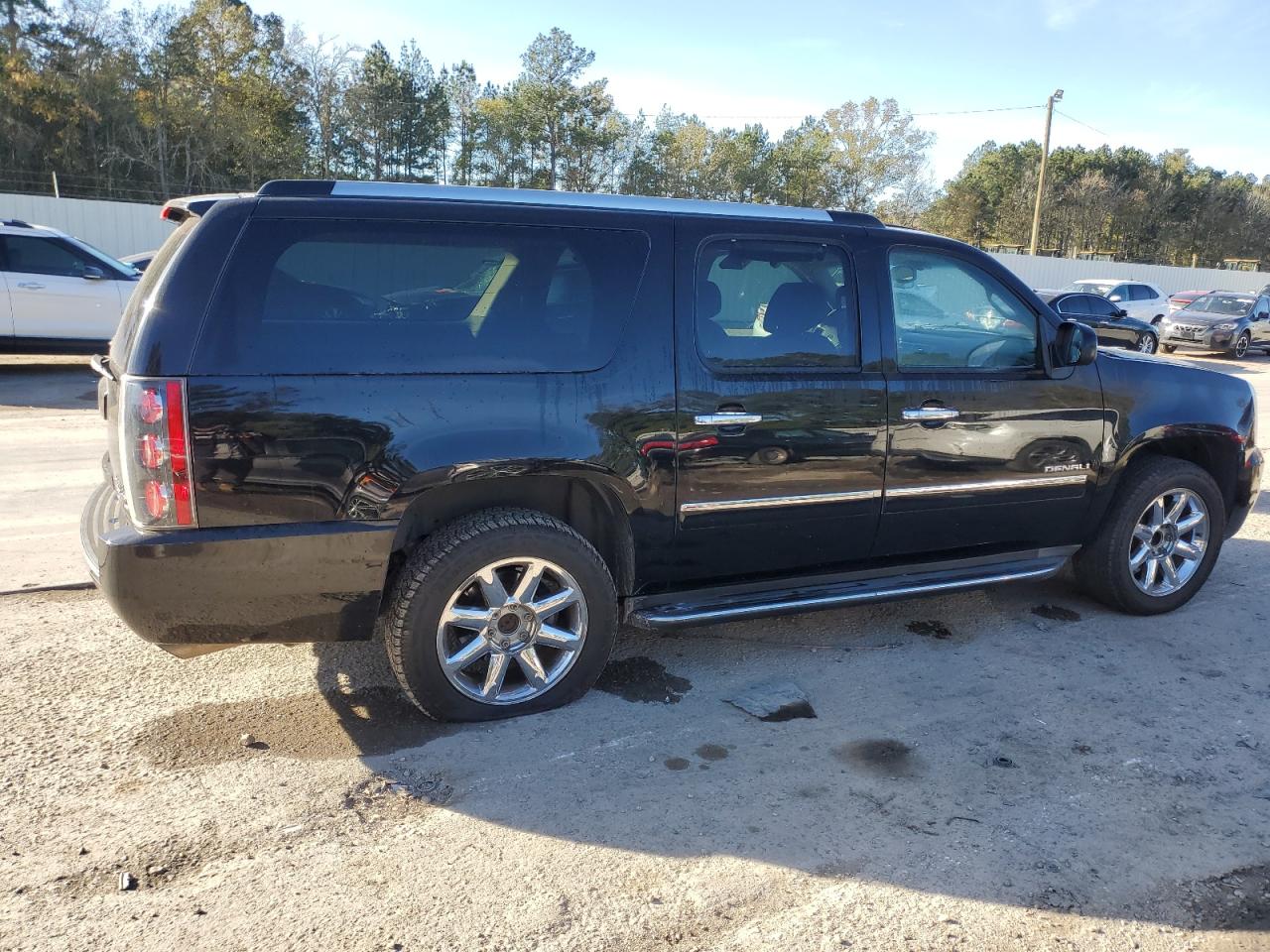 2010 GMC Yukon VIN 1GKUCMEF6AR291554 Copart auction photo, vandalism / undercarriage damage thumbnail 3