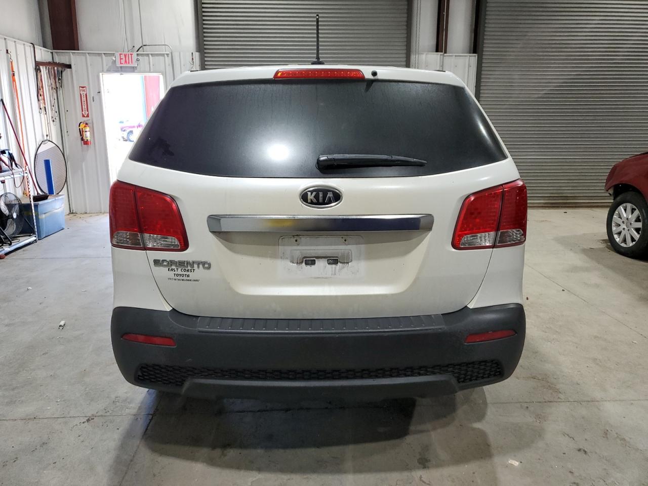 2012 KIA Sorento VIN 5XYKT3A19CG269136 Copart auction photo, mechanical / minor dent/scratches damage thumbnail 6