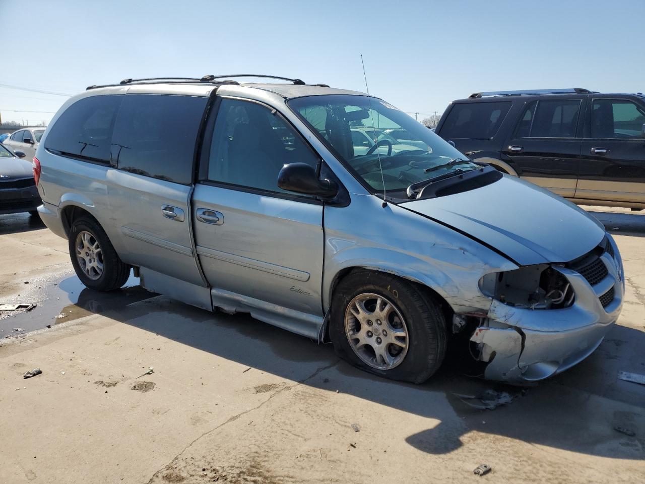 2004 Dodge Caravan VIN 2D4GP44L94R613044 Copart auction photo, front end / side damage thumbnail 4