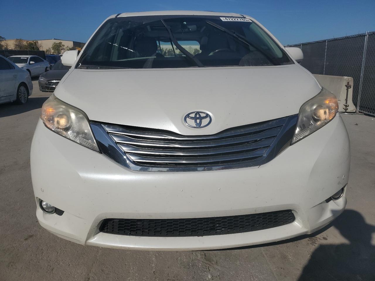 2011 Toyota Sienna VIN 5TDYK3DC2BS015649 Copart auction photo, rear end / side damage thumbnail 5