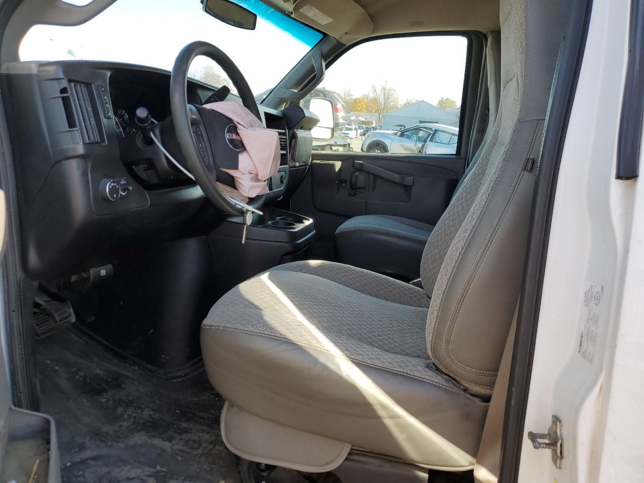 2017 GMC Savana VIN 1GTW7AFF5H1288238 Copart auction photo, front end / side damage thumbnail 7